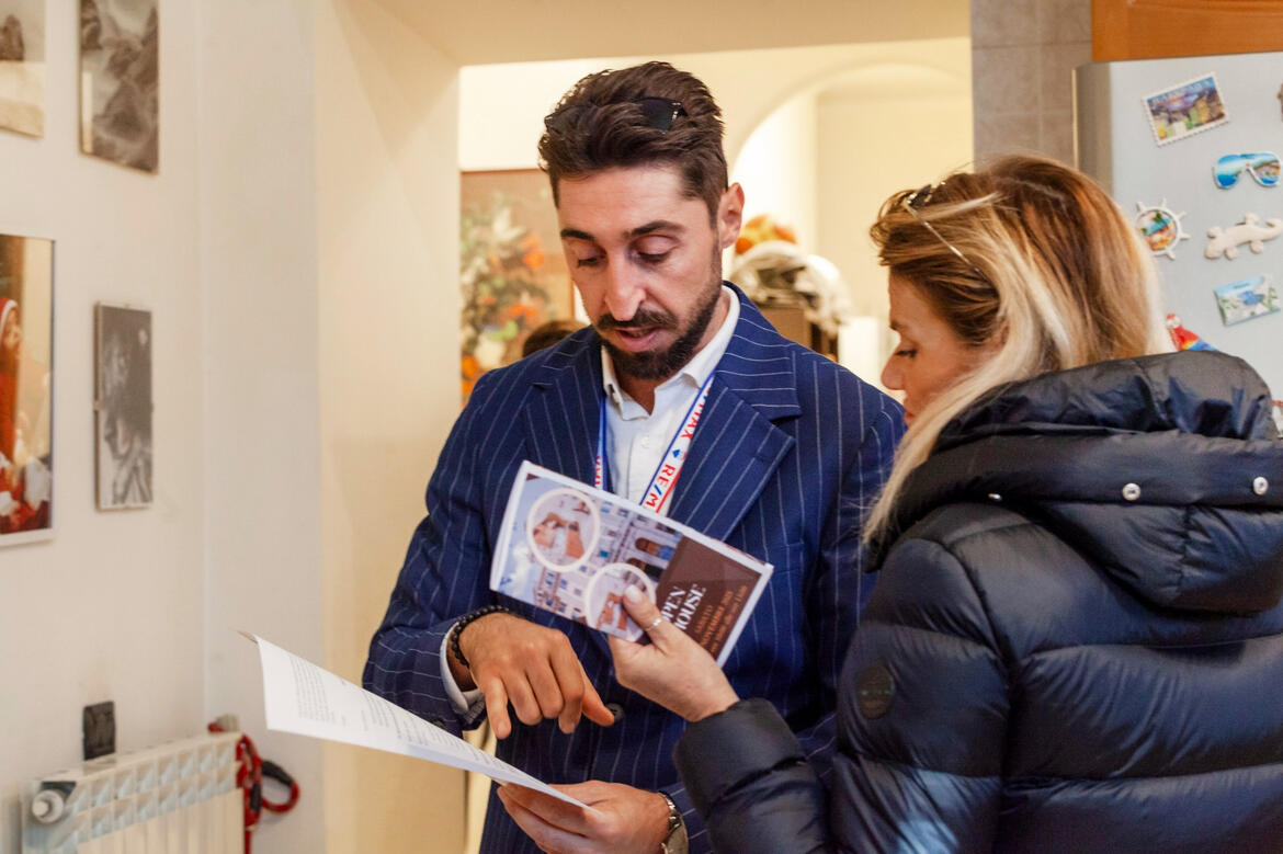Informazioni chiare, visite accompagnate, attenzione alle persone.